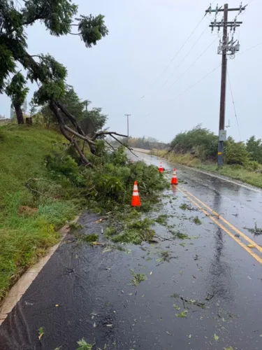 Maui County opens temporary evacuation points as islands brace for Lala